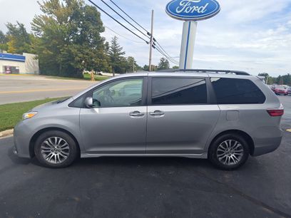 Used 2018 Toyota Sienna XLE w/ XLE Navigation Package
