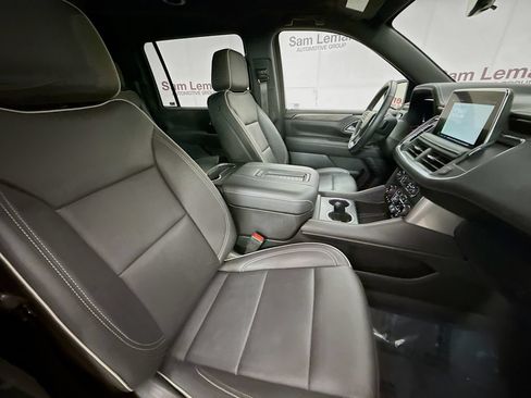 Used 2024 Chevrolet Suburban Premier AWD/4WD image 31