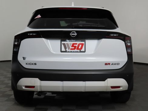 Certified 2025 Nissan Kicks SR image 40