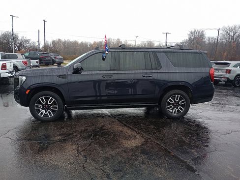 Used 2023 GMC Yukon XL AT4 w/ AT4 Premium Package image 4