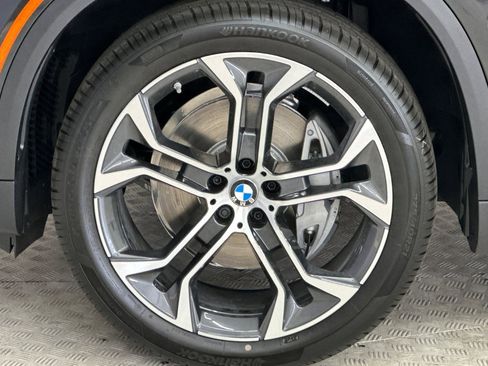 New 2026 BMW X5 sDrive40i image 9