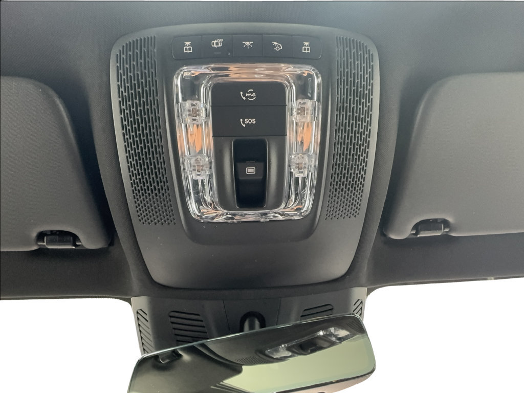 Used 2022 Mercedes-Benz GLB 250 4MATIC w/ Premium Package Lite image 44