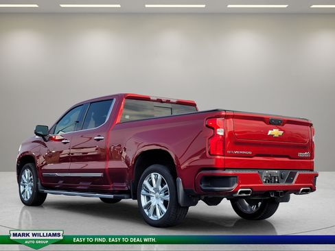 Used 2022 Chevrolet Silverado 1500 High Country w/ High Country Premium Package AWD/4WD image 6
