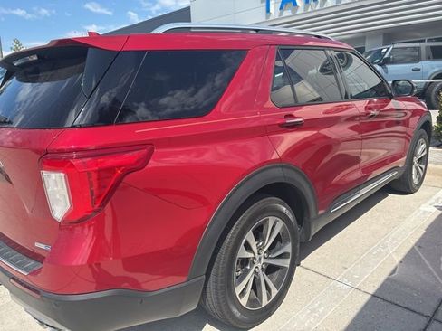 Used 2020 Ford Explorer Platinum w/ Premium Technology Package image 5