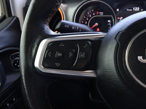 Used 2021 Jeep Gladiator Mojave AWD/4WD image 35