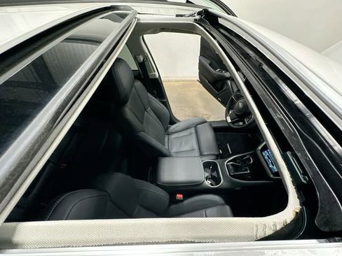 Used 2025 Subaru Outback Touring XT AWD/4WD image 6