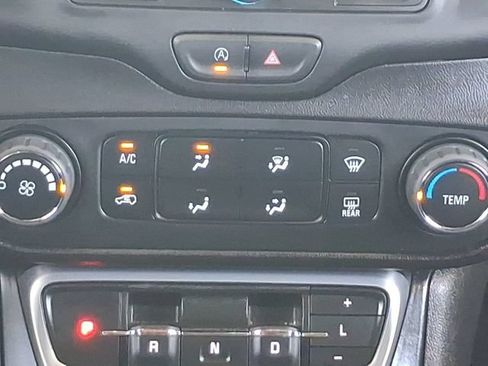 Used 2024 GMC Terrain SLE w/ Elevation Edition FWD image 5