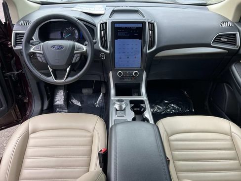 Used 2024 Ford Edge SEL w/ Convenience Package AWD/4WD image 3