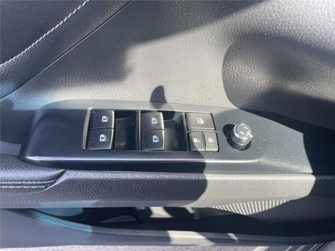 Used 2018 Toyota Camry XSE w/ Driver Assist Package image 10