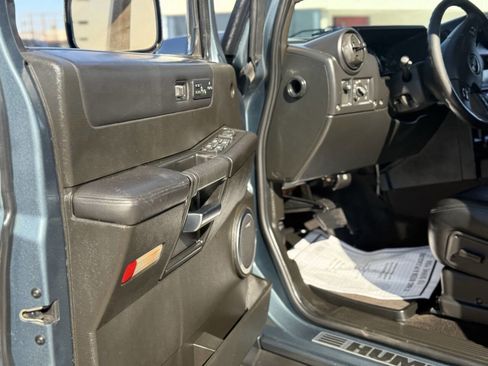 Used 2005 HUMMER H2 Base 4WD 4dr SUV w/ Preferred Equipment Group image 9