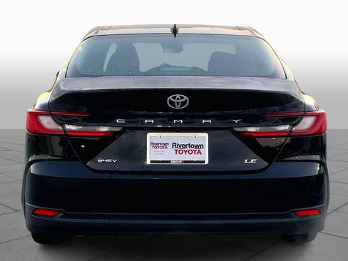 Used 2025 Toyota Camry LE image 5