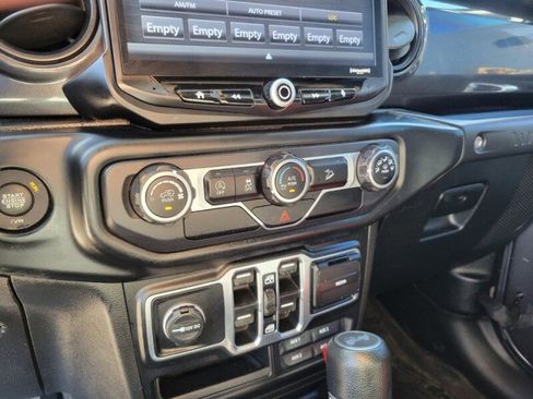 Used 2020 Jeep Wrangler Unlimited Sport image 21