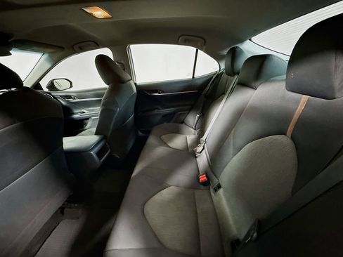 Used 2018 Toyota Camry LE FWD image 22