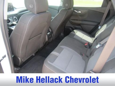 Used 2025 Chevrolet Blazer LT w/ Convenience Package FWD image 16