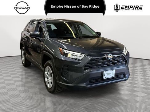 Used 2025 Toyota RAV4 LE AWD/4WD image 1