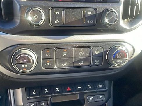 Used 2022 Chevrolet Colorado ZR2 image 21