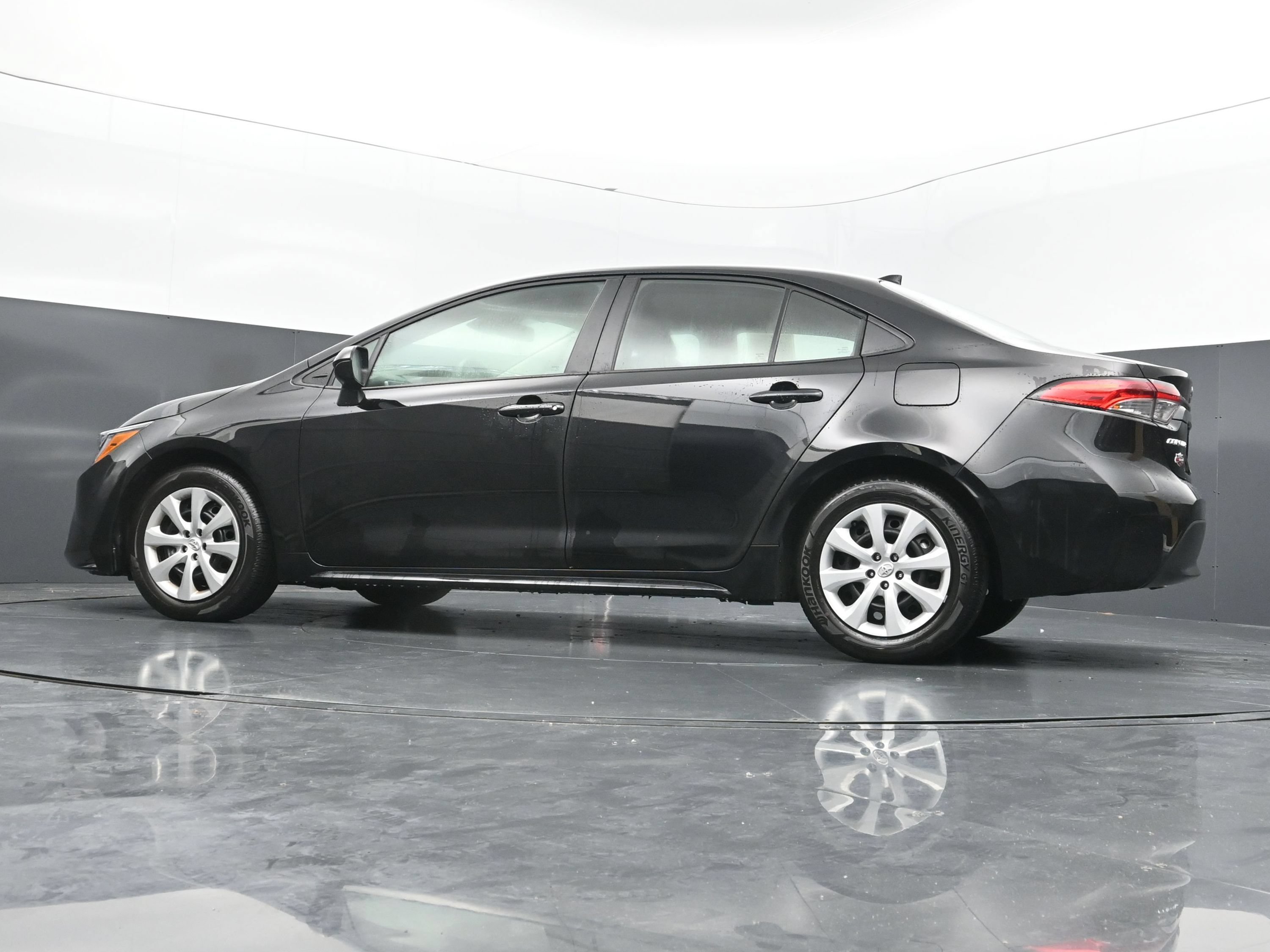 Used 2026 Toyota Corolla LE FWD image 37
