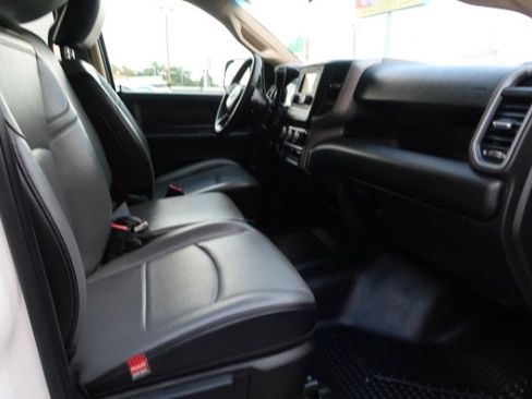 Used 2020 RAM 2500 Tradesman w/ Chrome Appearance Group image 10