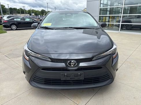 Used 2024 Toyota Corolla LE FWD image 2