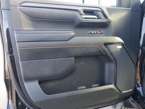Used 2025 GMC Sierra 1500 AT4 w/ AT4 Preferred Package image 17