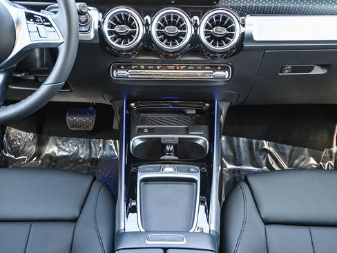 New 2026 Mercedes-Benz GLB 250 image 19