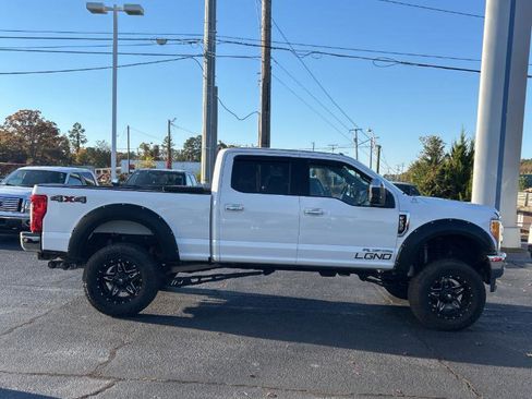 Used 2017 Ford F250 Lariat w/ Chrome Package image 5