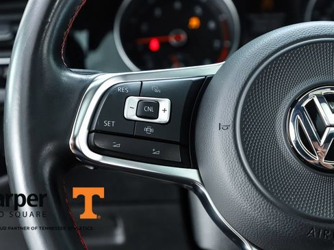 Used 2020 Volkswagen GTI SE FWD image 21