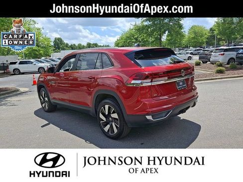Used 2024 Volkswagen Atlas Cross Sport SE w/ Panoramic Sunroof Package FWD image 25