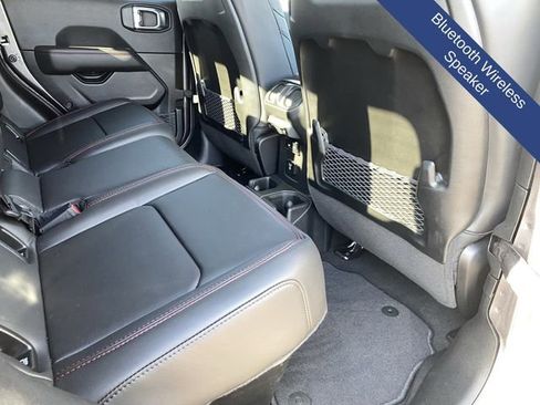 Used 2025 Jeep Gladiator Rubicon AWD/4WD image 16