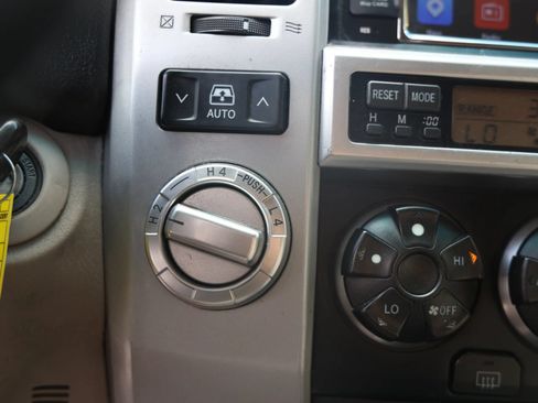 Used 2007 Toyota 4Runner SR5 AWD/4WD image 21
