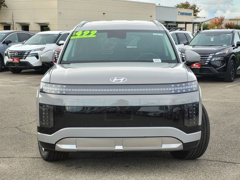 New 2026 Hyundai Ioniq 9 SEL image 2