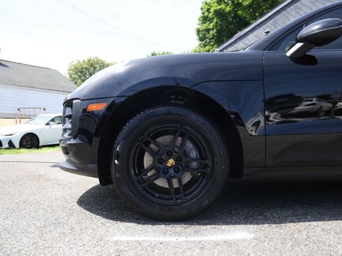 Used 2020 Porsche Macan AWD/4WD image 11