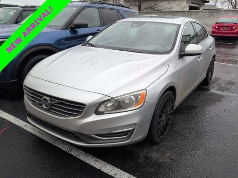 Used 2015 Volvo S60 T5 Premier image 2