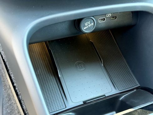 New 2026 Volvo XC40 B5 Ultra w/ Protection Package Premier image 27