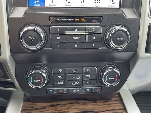 Used 2019 Ford F150 Lariat AWD/4WD image 28
