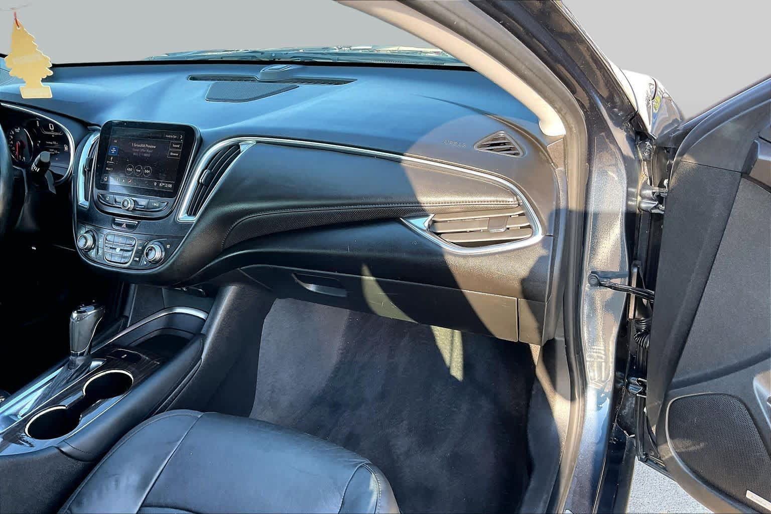 Used 2020 Chevrolet Malibu Premier FWD image 15