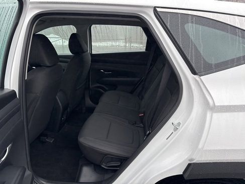 Used 2025 Hyundai Tucson SE image 23