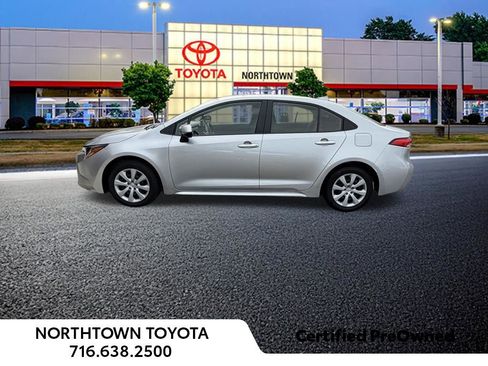 Used 2023 Toyota Corolla LE image 2