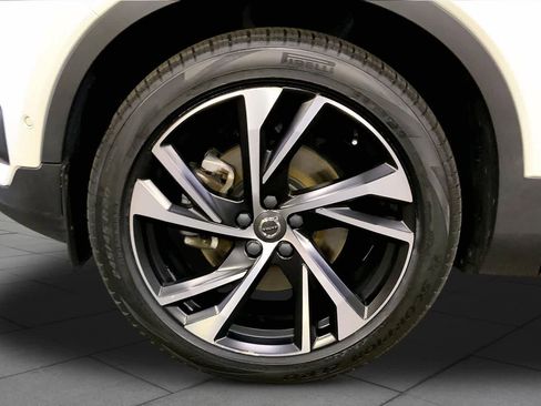 Used 2022 Volvo XC40 T5 R-Design w/ Advanced Package AWD/4WD image 11