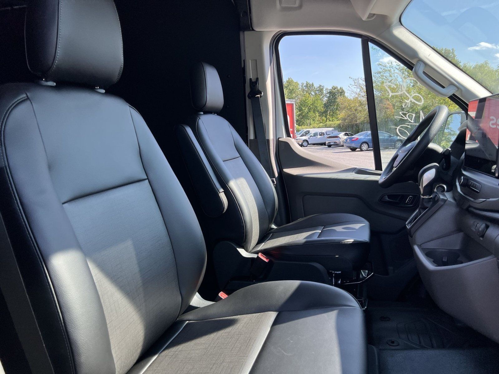 New 2027 Ford Transit 250 148 Medium Roof w/ Load Area Protection Package RWD image 25