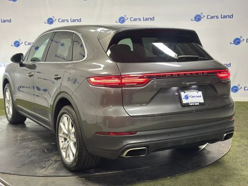 Used 2022 Porsche Cayenne AWD/4WD image 3
