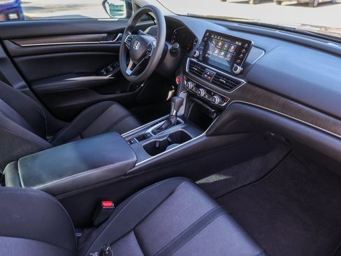 Used 2018 Honda Accord EX image 30
