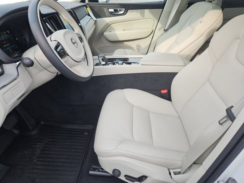 Used 2025 Volvo XC60 T8 Plus w/ Protection Package Premier image 32