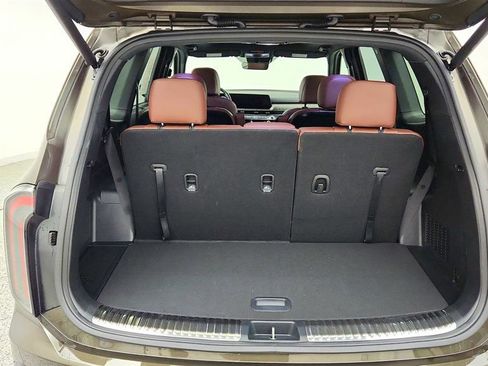 Used 2025 Kia Telluride SX w/ SX Captain's Chair Package AWD/4WD image 23