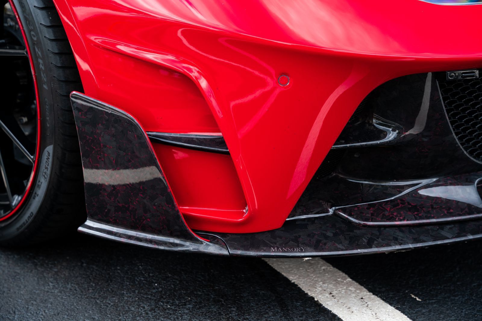 Used 2020 Ferrari 812 Superfast RWD image 11