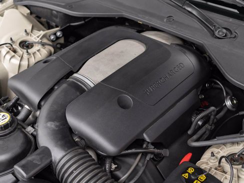 Used 2006 Jaguar XJ Vanden Plas Super V8 Portfolio RWD image 57