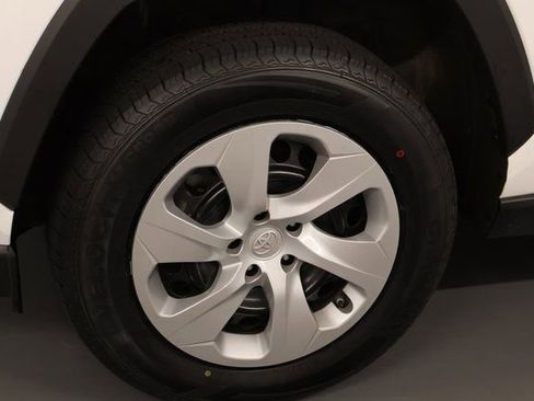 Used 2023 Toyota RAV4 LE AWD/4WD image 7