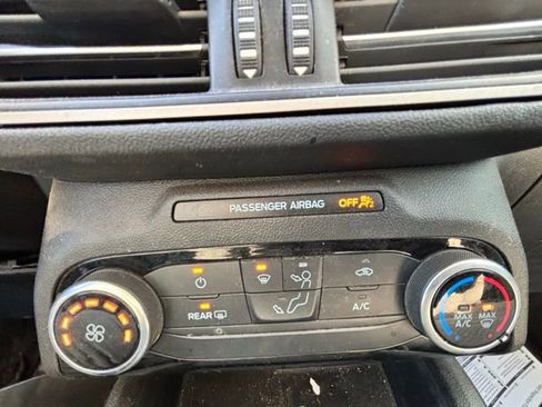 Used 2021 Ford Escape SE image 15