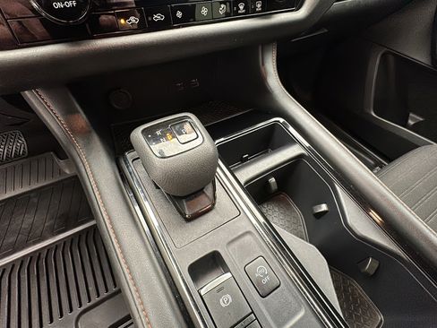 Used 2024 Nissan Pathfinder Rock Creek AWD/4WD image 20