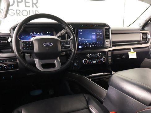 Used 2023 Ford F250 Lariat w/ Lariat Ultimate Package AWD/4WD image 2